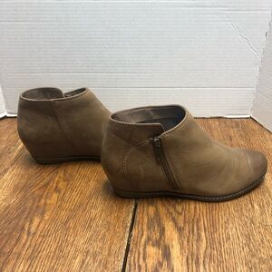 Dansko Shoes Size 8 Womens 39 Leyla Ankle Boots Brown Leather Hidden Wedge Zip